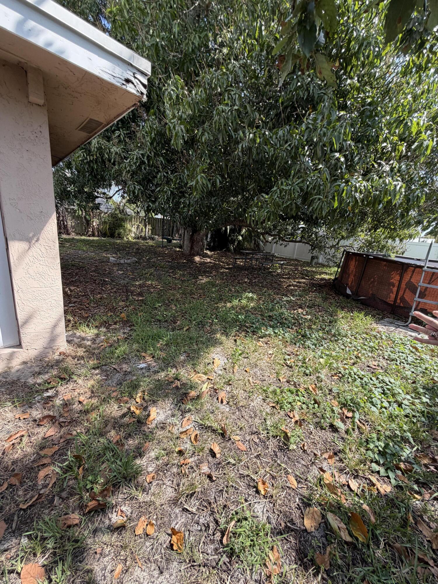 Properties 104 W Swan Pkwy Parkway W