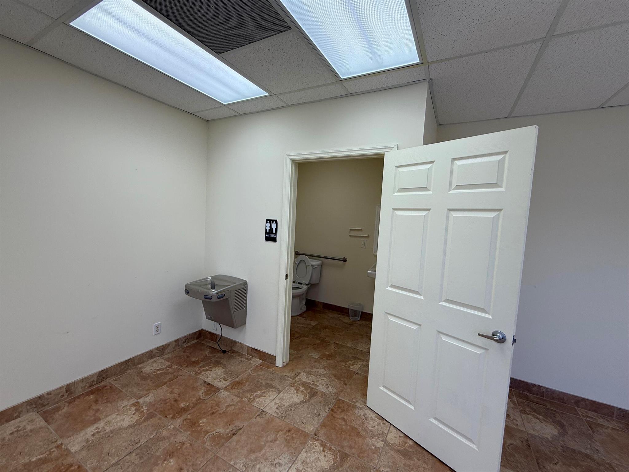 CONTRACTORS BUSINESS PARK - Commercial Lease