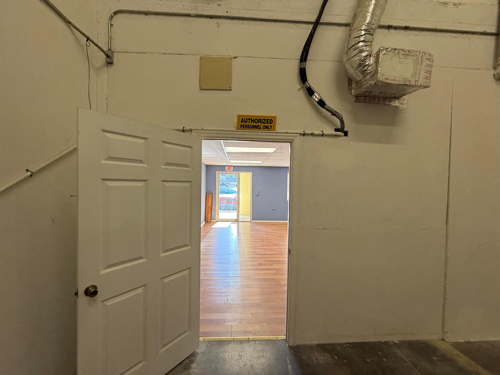 CONTRACTORS BUSINESS PARK - Commercial Lease