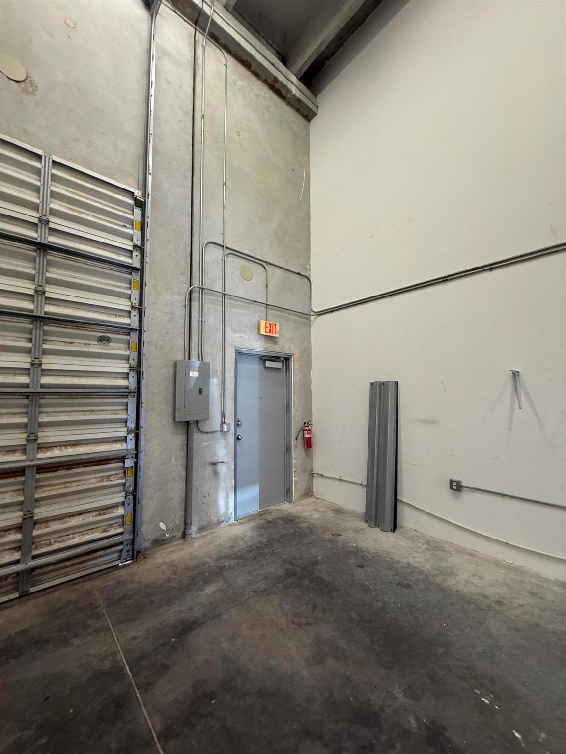 CONTRACTORS BUSINESS PARK - Commercial Lease