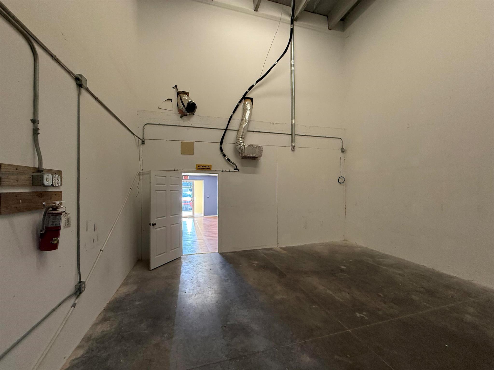 CONTRACTORS BUSINESS PARK - Commercial Lease