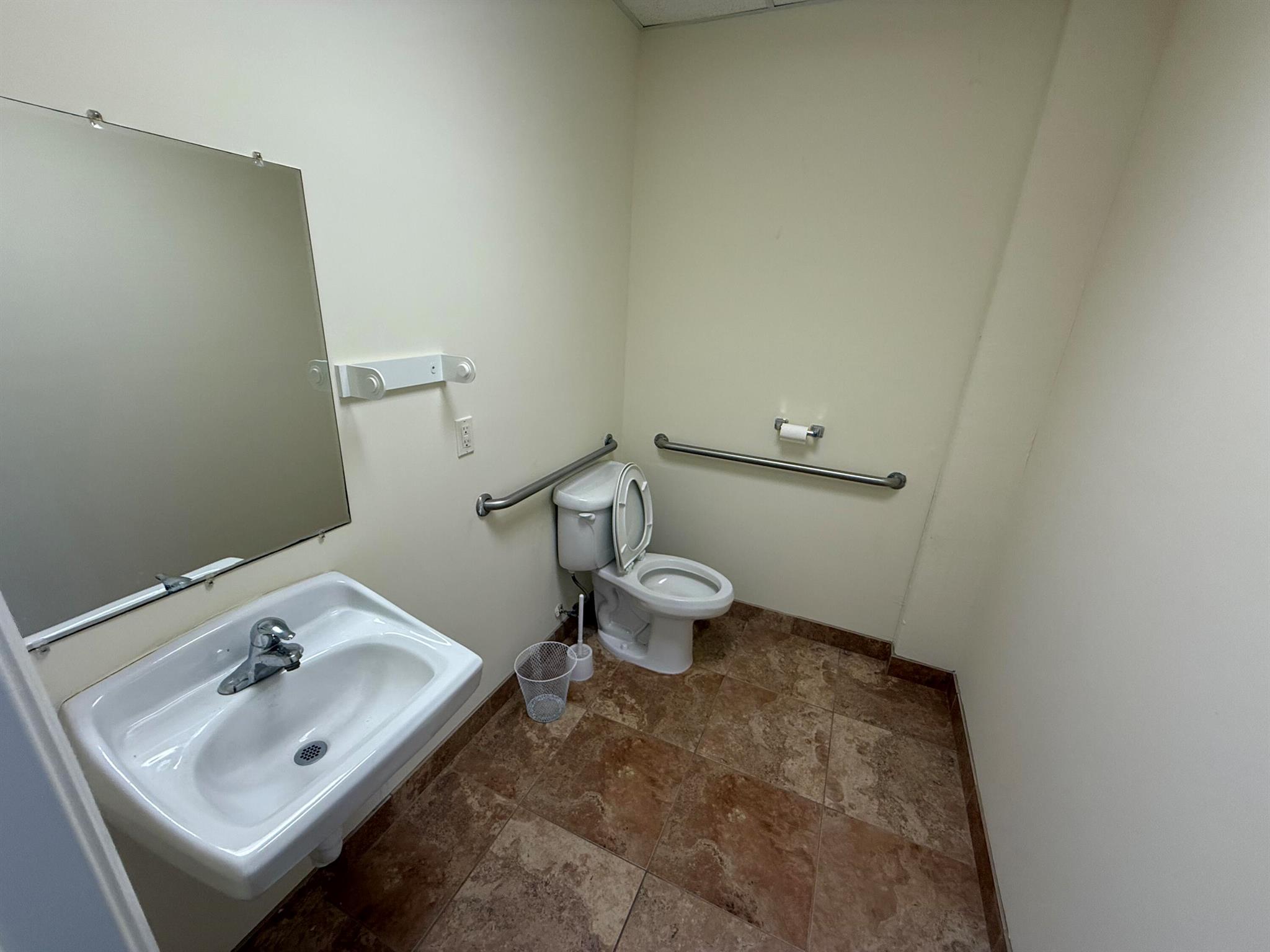 CONTRACTORS BUSINESS PARK - Commercial Lease