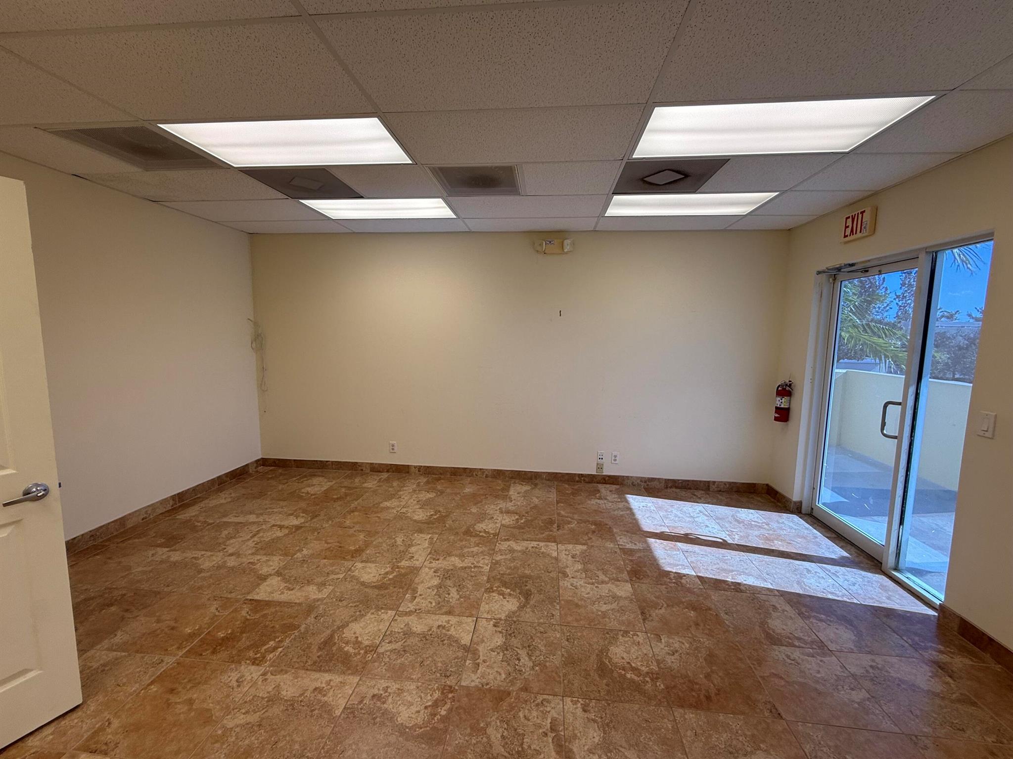 CONTRACTORS BUSINESS PARK - Commercial Lease