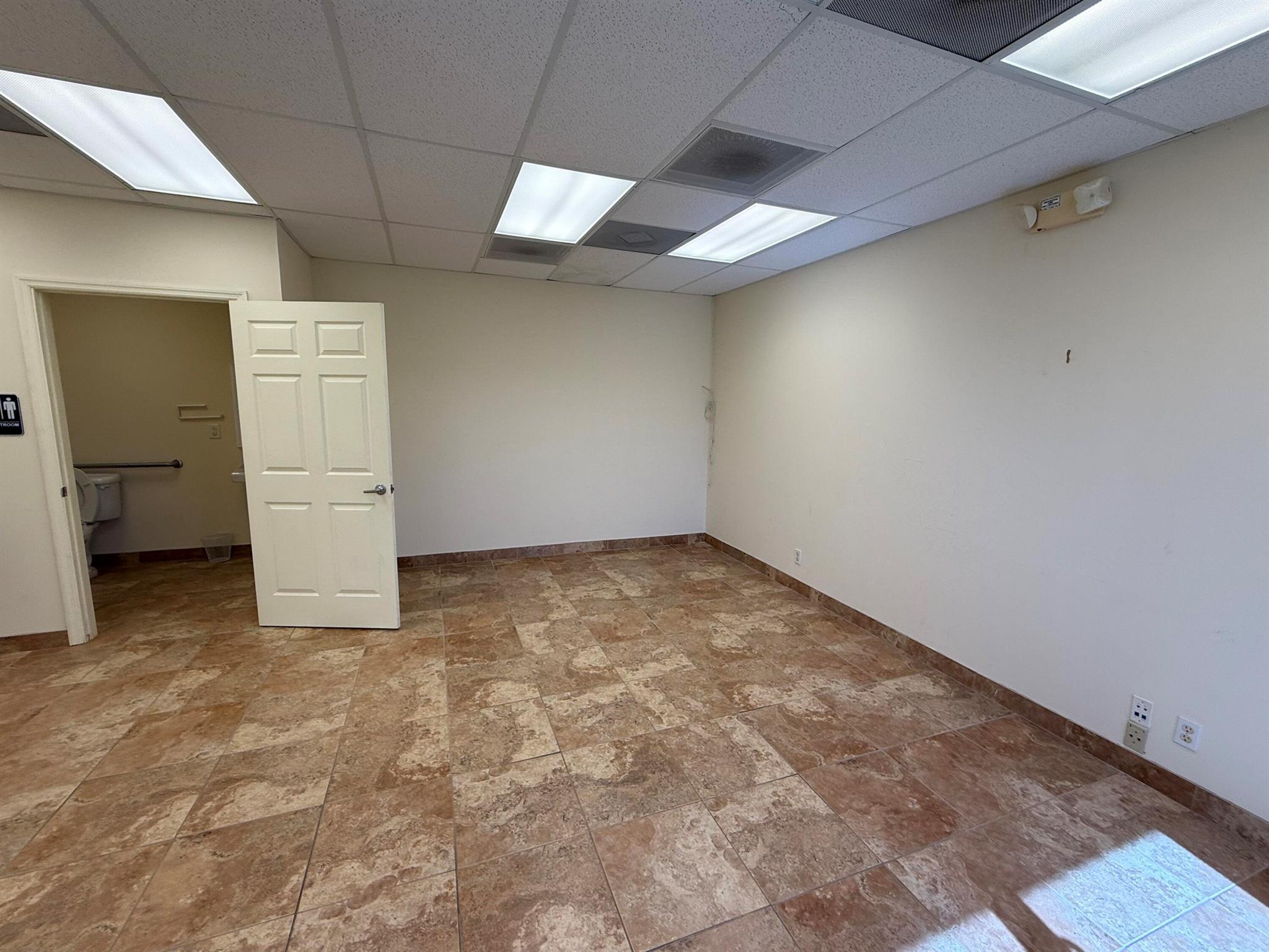 CONTRACTORS BUSINESS PARK - Commercial Lease