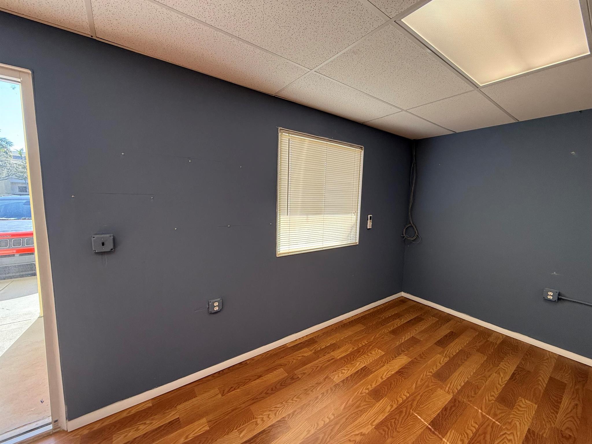 CONTRACTORS BUSINESS PARK - Commercial Lease