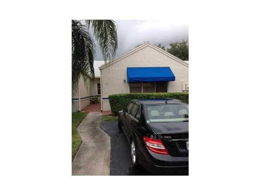 Beautiful villa nestled in a quiet relaxing up kept community! Remodeled 3/2 villa in Key North. Brand new kitchen, granite counter top and bar.Freshly painted in neutral warm color. Vaulted ceilings ,crown moldings throughout, new light fixtures, custom   granite vanities in bathrooms. porcelain tiles throughout. laundry room in unit. Walking distance to publix, shopping schools and houses of worship. Near major highways and nightlife. To many details to list!! Bring your most discriminating renters!!