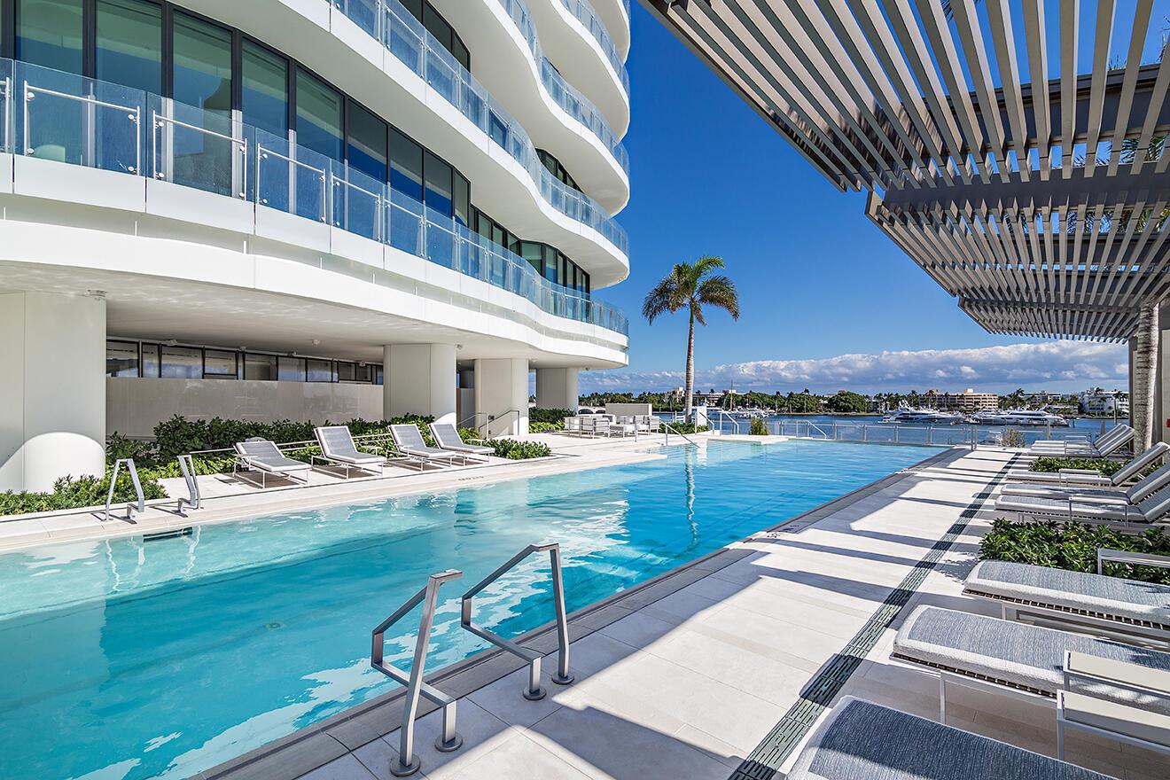 BRISTOL CONDO - Residential
