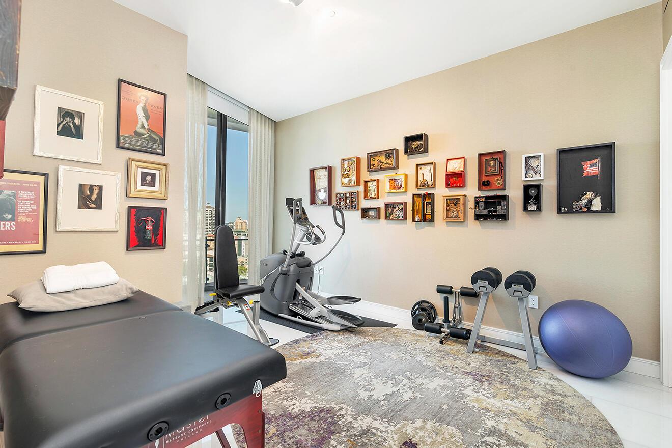 BRISTOL CONDO - Residential