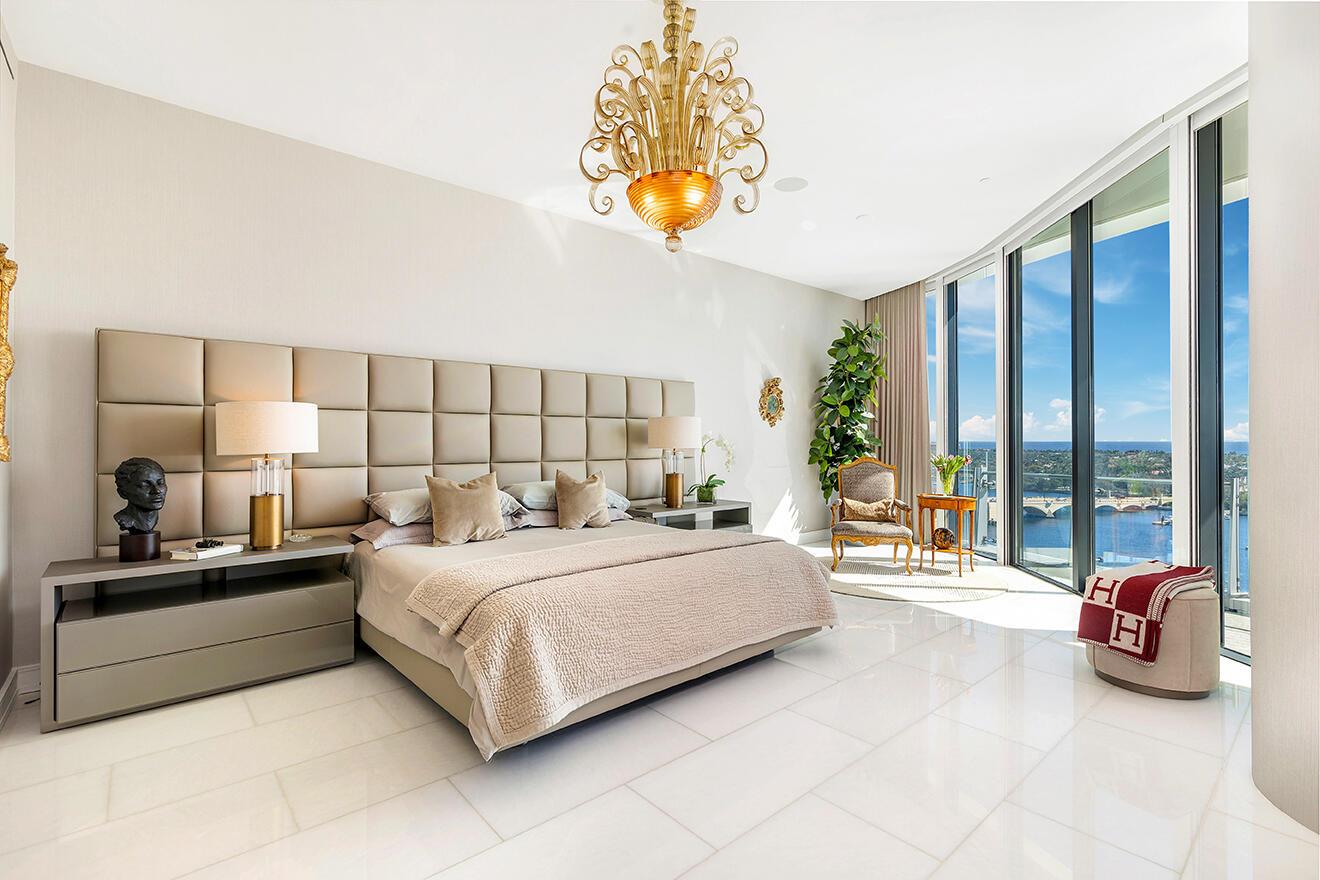 BRISTOL CONDO - Residential