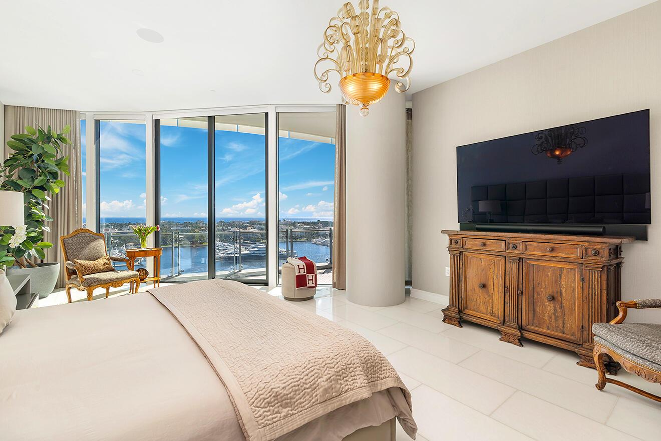 BRISTOL CONDO - Residential