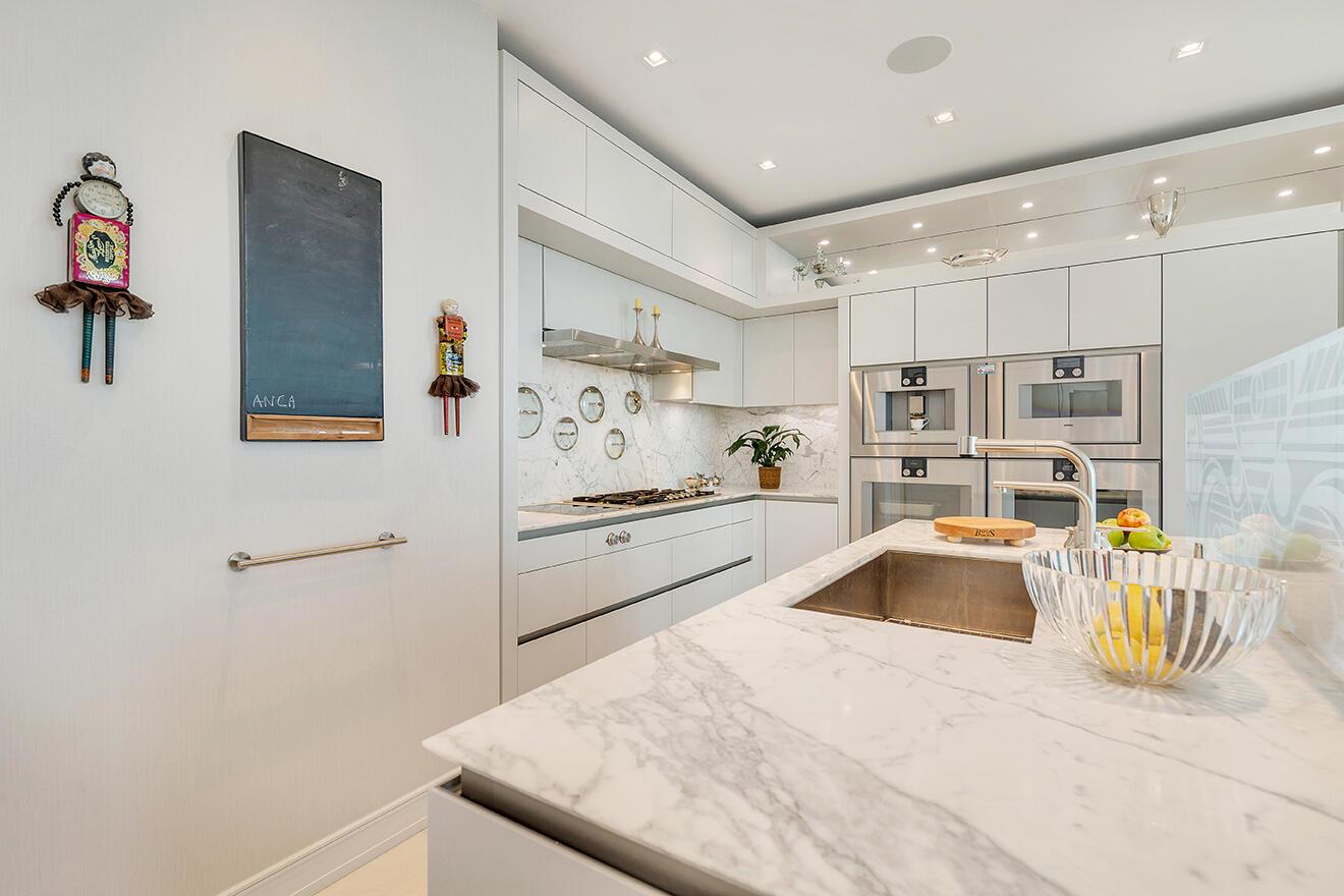 BRISTOL CONDO - Residential
