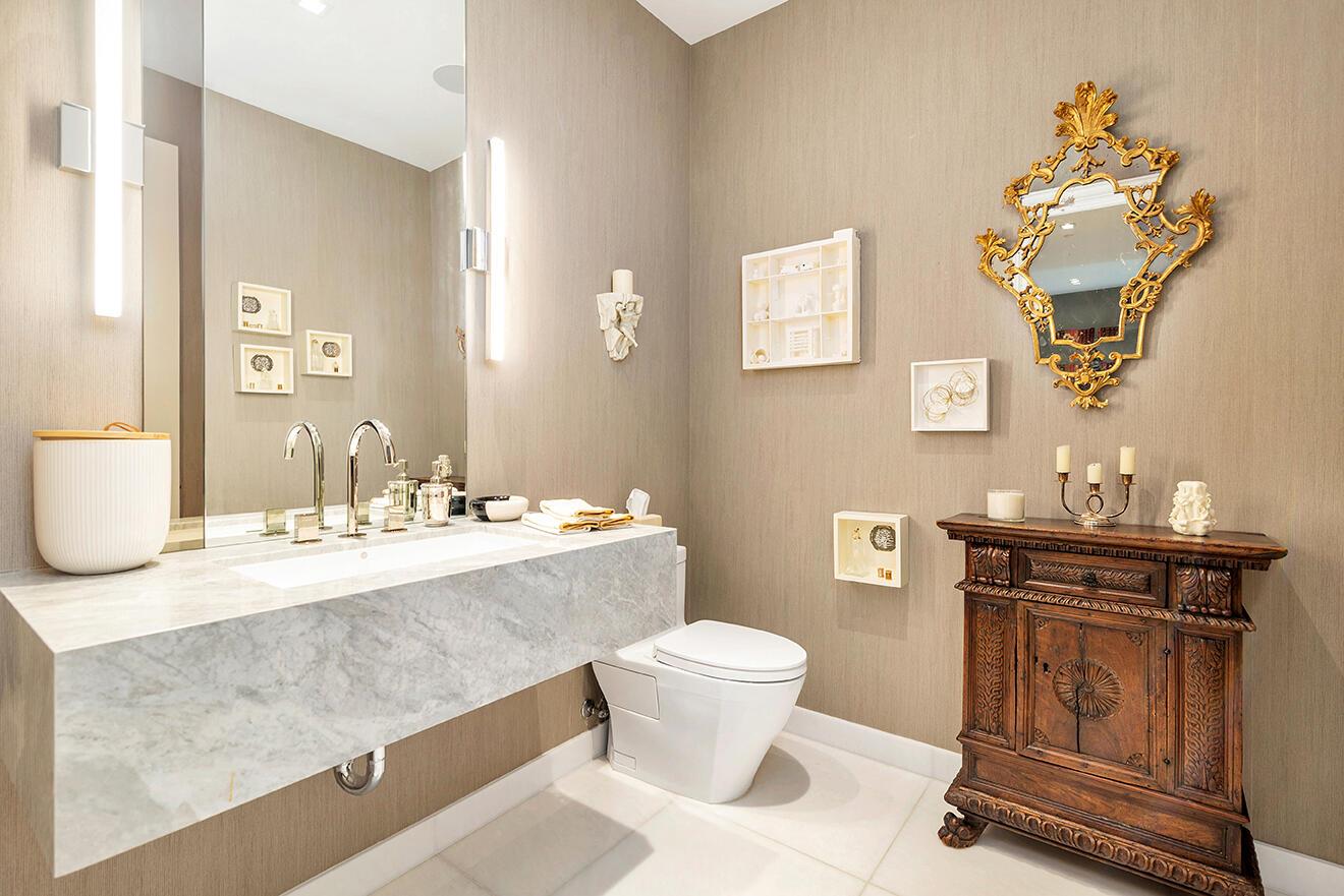 BRISTOL CONDO - Residential