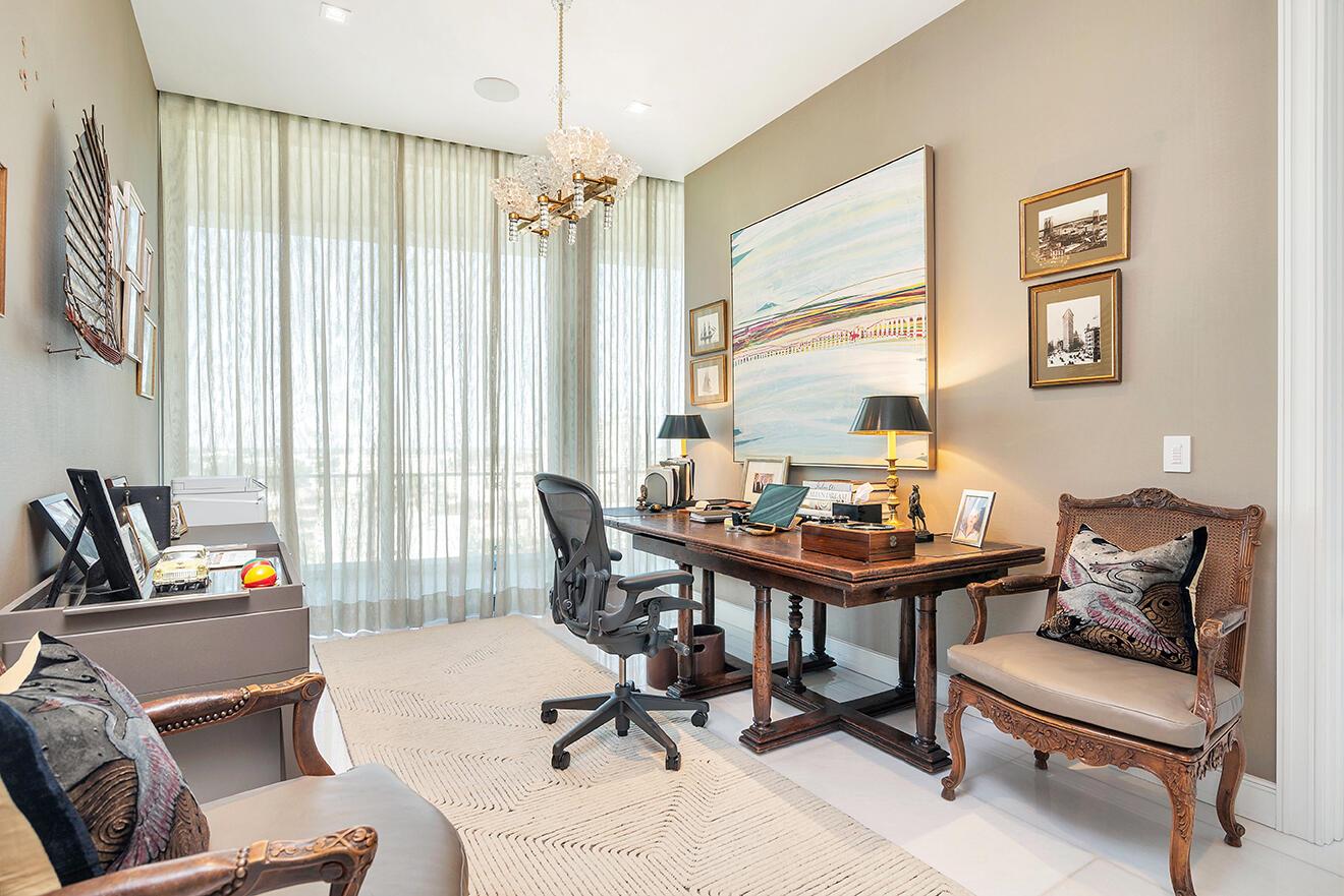 BRISTOL CONDO - Residential