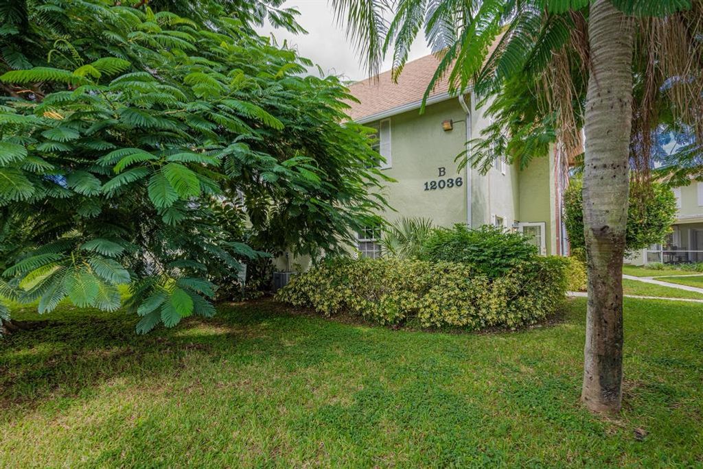 Photo of 12036 Alternate A1a #B1, Palm Beach Gardens, FL 33410 (MLS # R10690278)