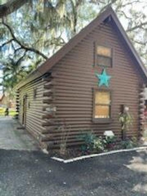 A home in Okeechobee