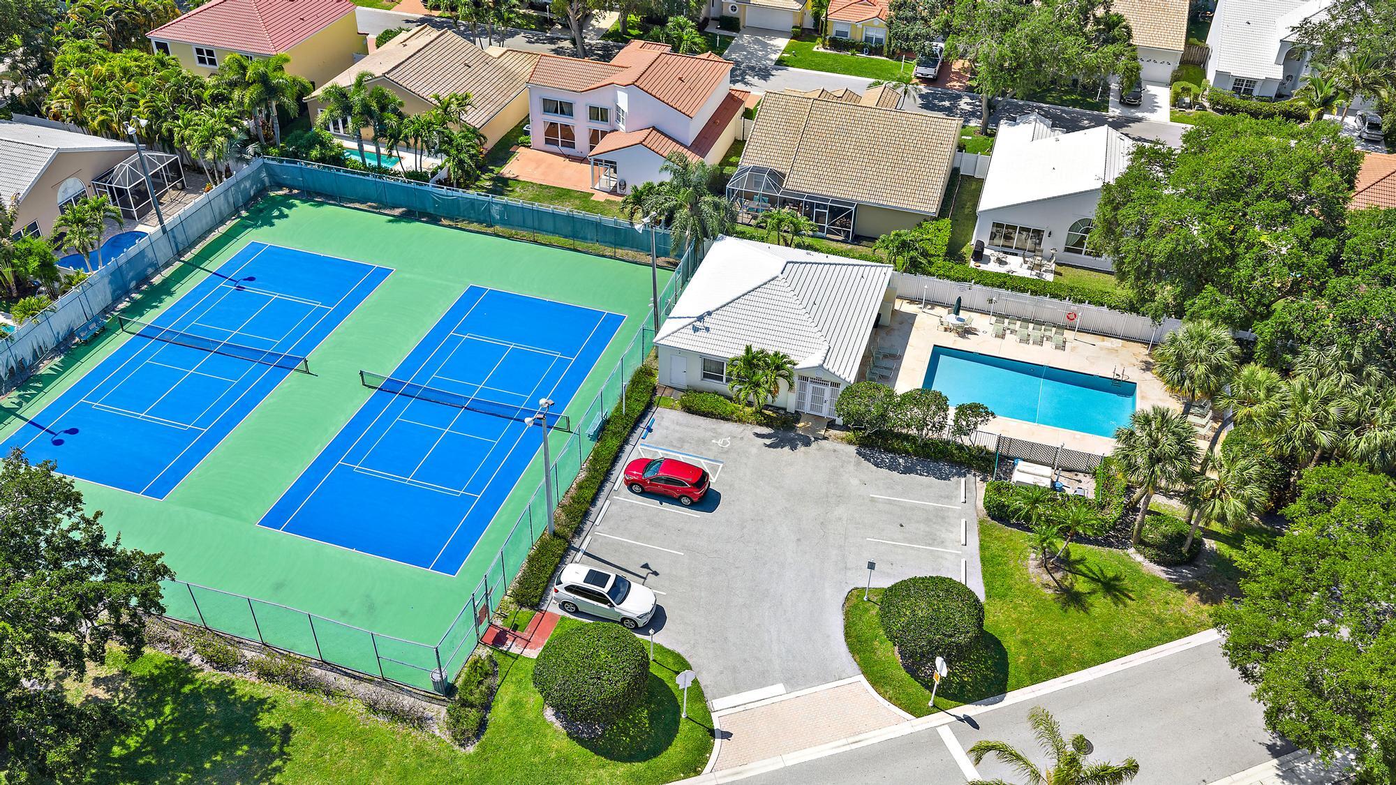 SIENA OAKS - Residential