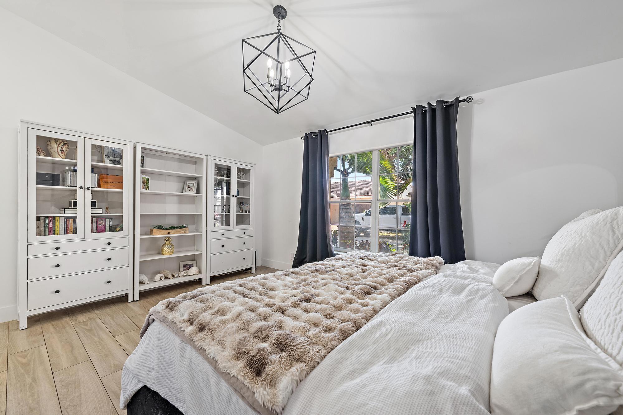 SIENA OAKS - Residential