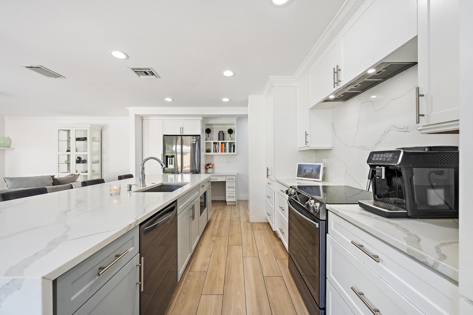 10101 Oak Bark Lane