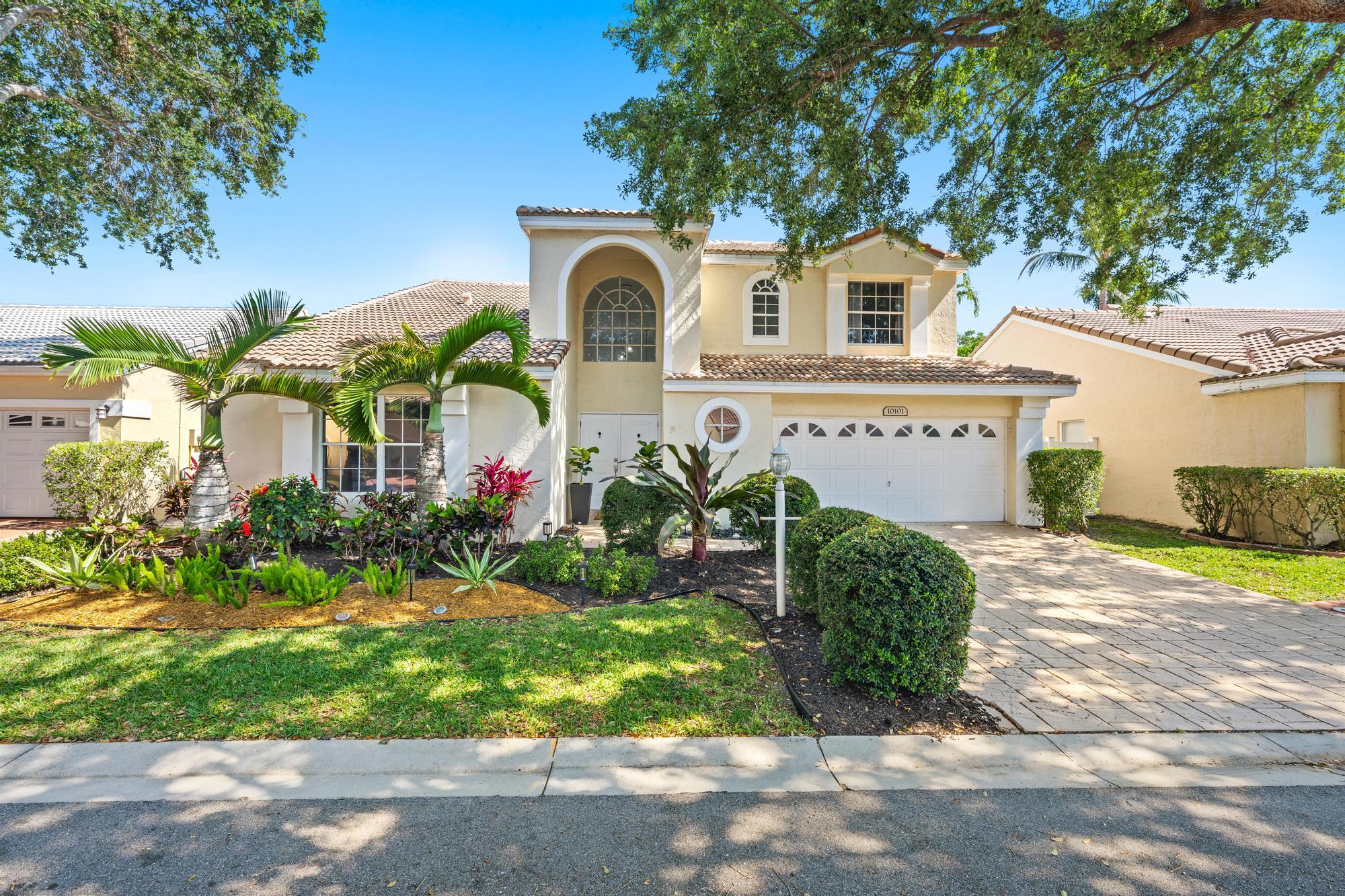 SIENA OAKS - Residential
