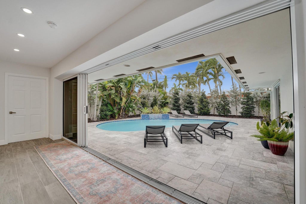 Photo of 2030 NE 62nd Street, Fort Lauderdale, FL 33308 (MLS # B26093762)