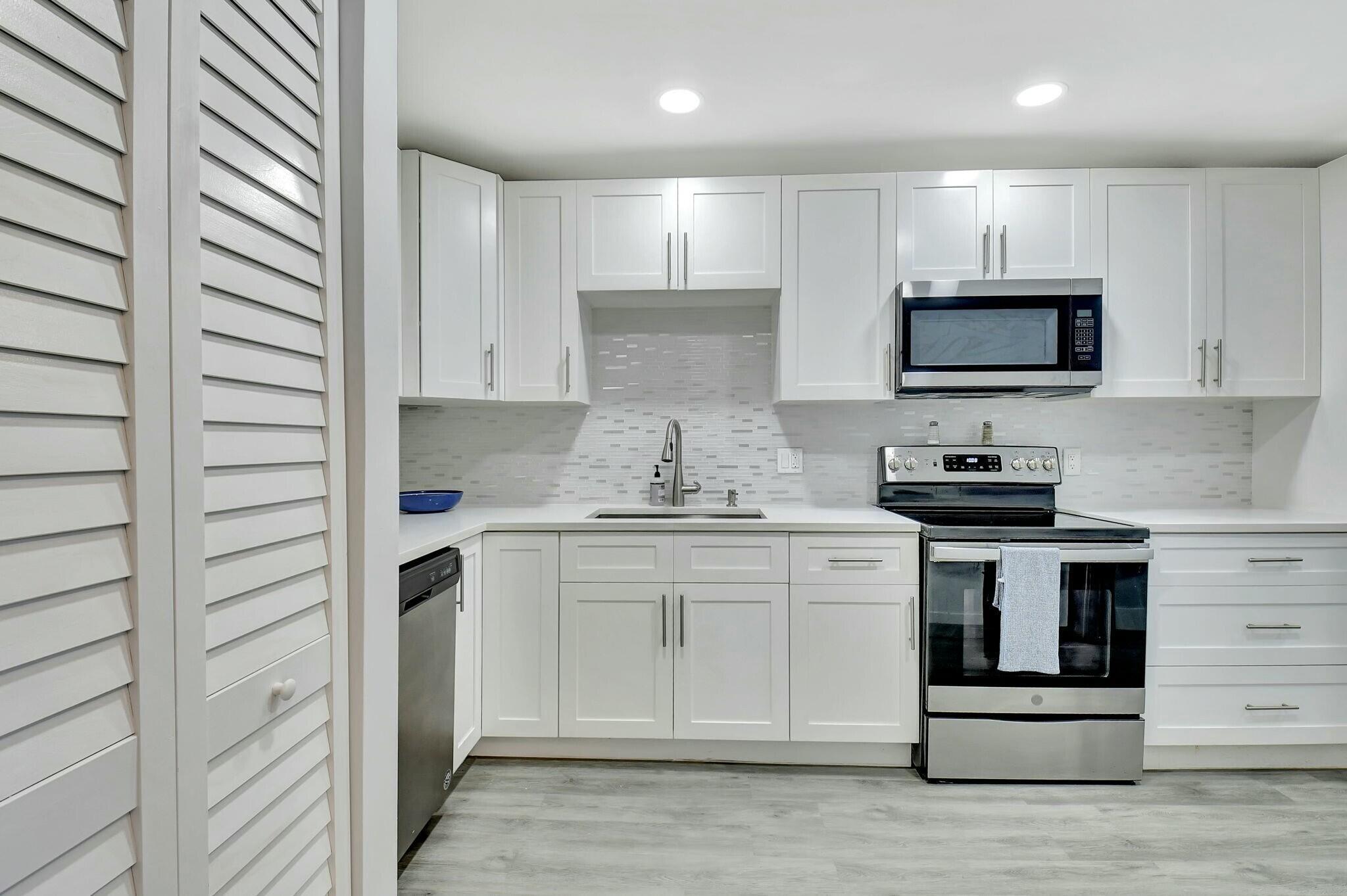 SOUTHPORT AT HUNTERS RUN - Residential