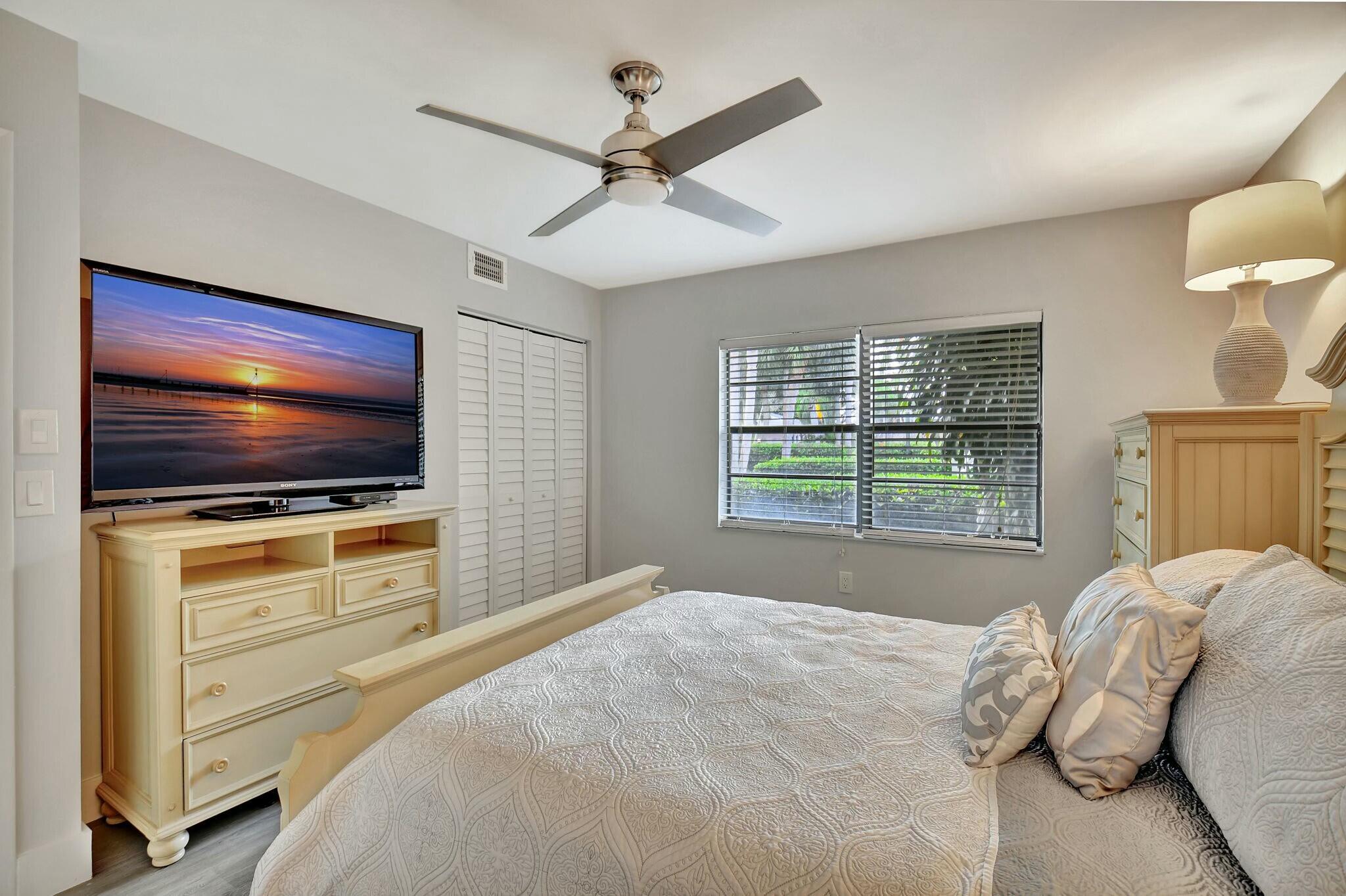 SOUTHPORT AT HUNTERS RUN - Residential