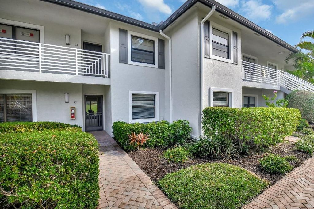 Photo of 31 Southport Lane #C, Boynton Beach, FL 33436 (MLS # R11059356)