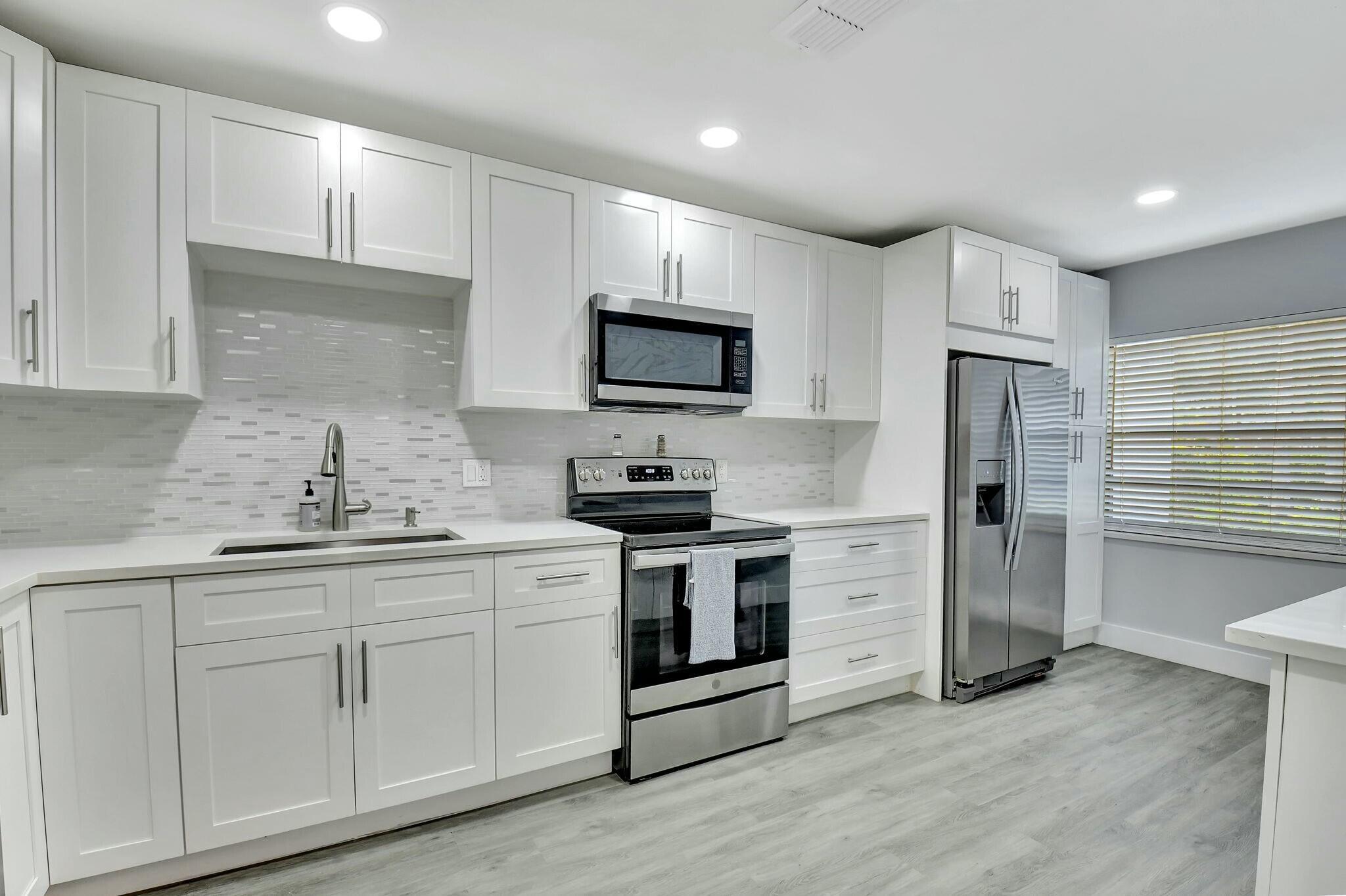 SOUTHPORT AT HUNTERS RUN - Residential
