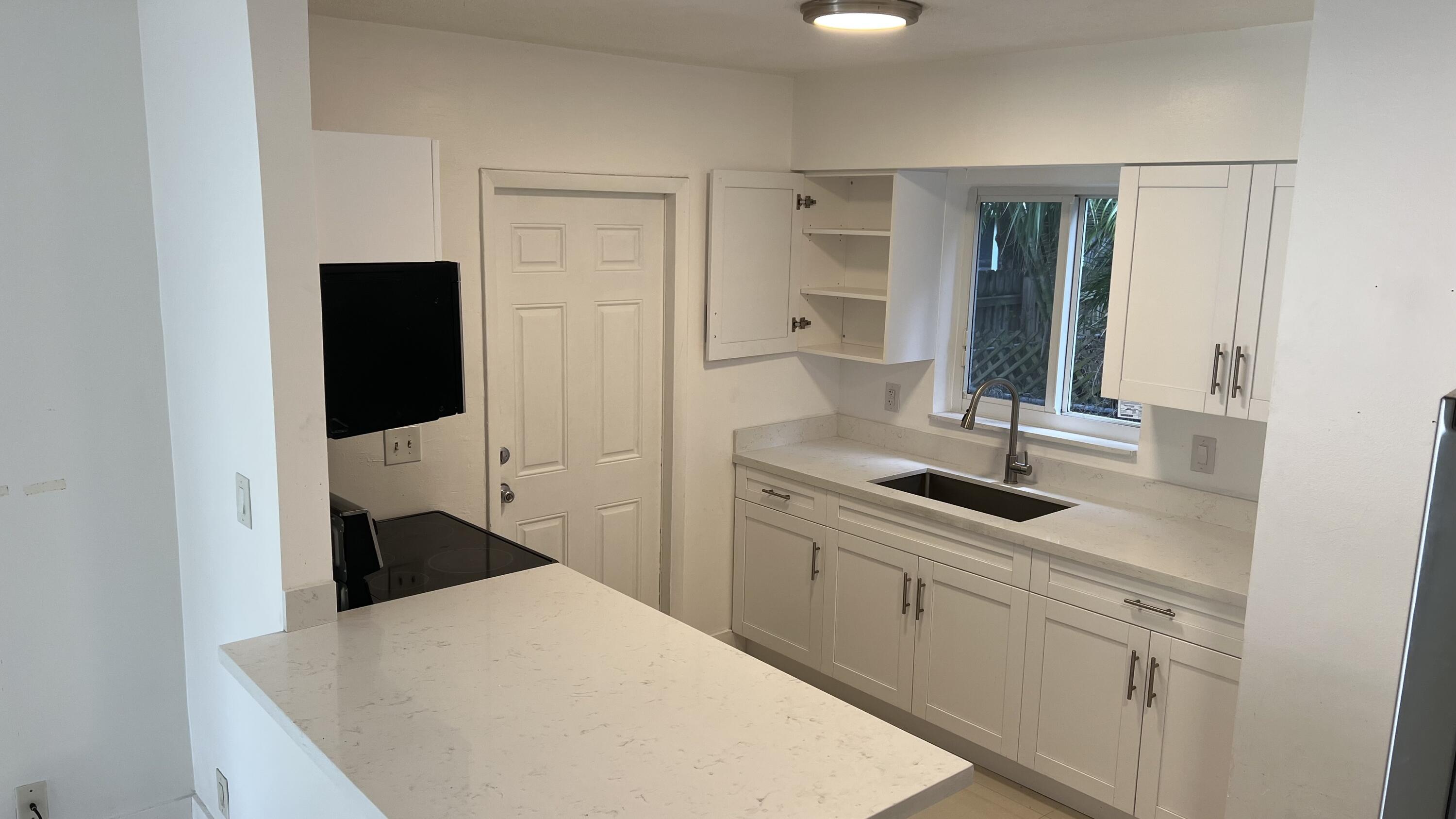 220 SE 22nd Avenue 3