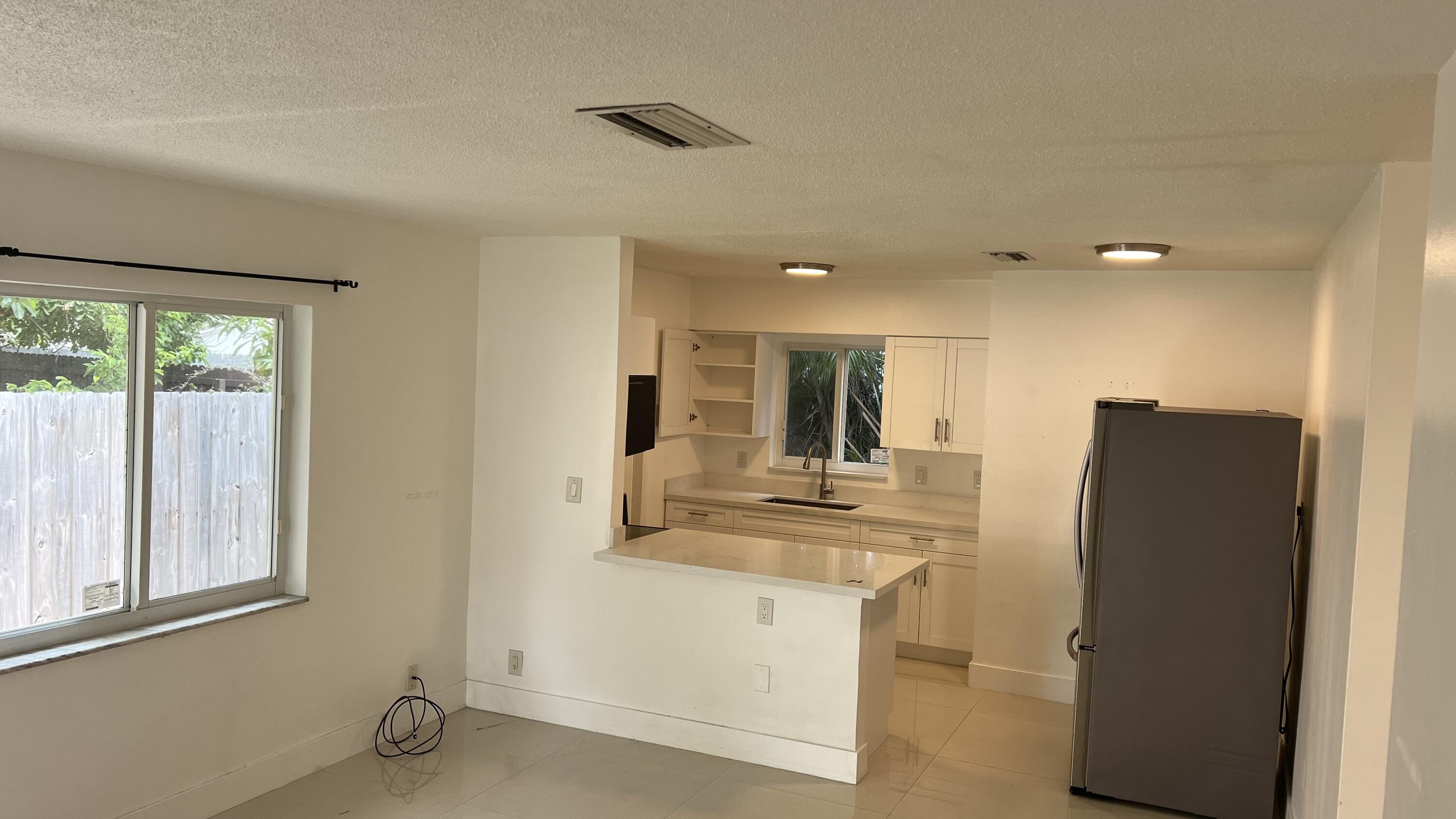 220 SE 22nd Avenue 3