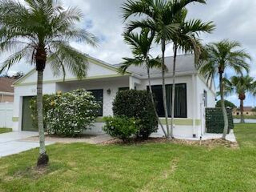 Photo of 38 Buxton Lane Ln, Boynton Beach, FL 33426 (MLS # R10807195)