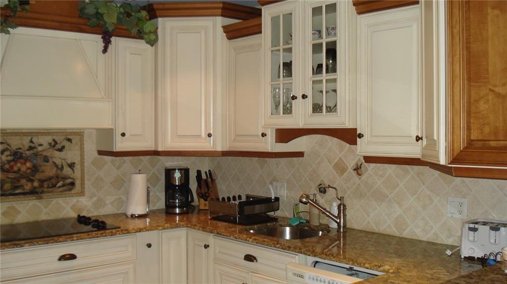Jacaranda Estates Condo - Residential Lease