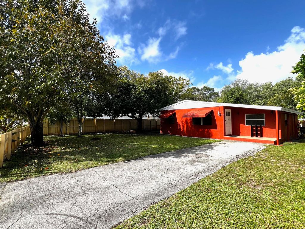 Photo of 14791 Whatley Road, Delray Beach, FL 33445 (MLS # B26011218)