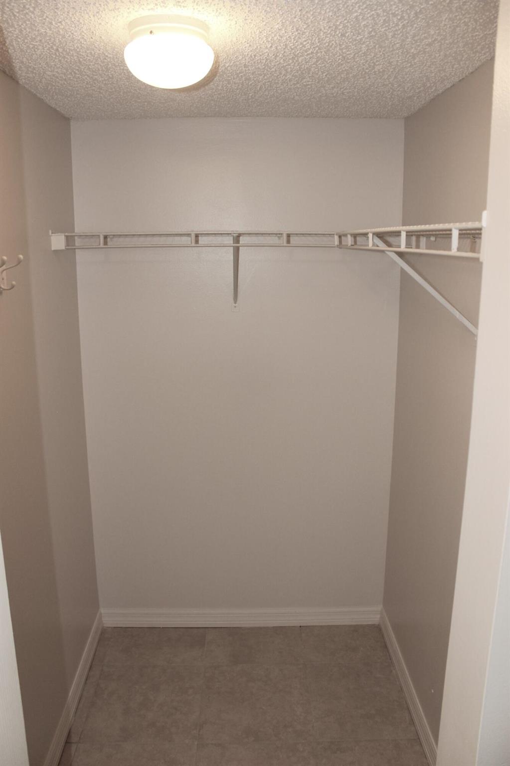 GRAND VIEW AT CRESTWOOD C - Residential Lease