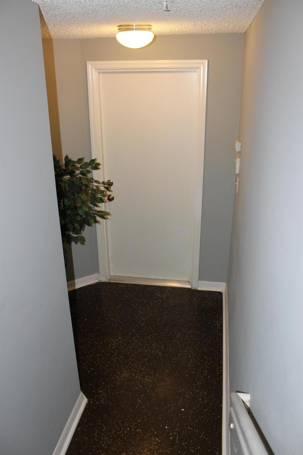 GRAND VIEW AT CRESTWOOD C - Residential Lease