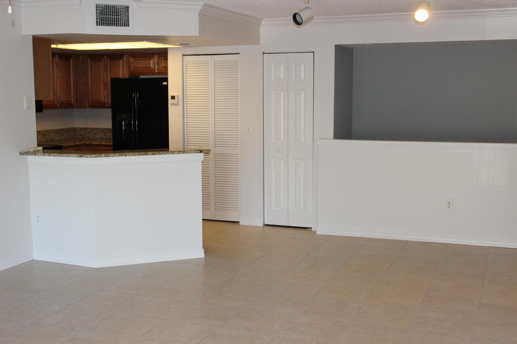 GRAND VIEW AT CRESTWOOD C - Residential Lease