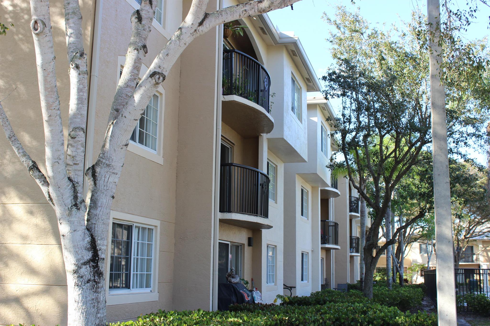 GRAND VIEW AT CRESTWOOD C - Residential Lease