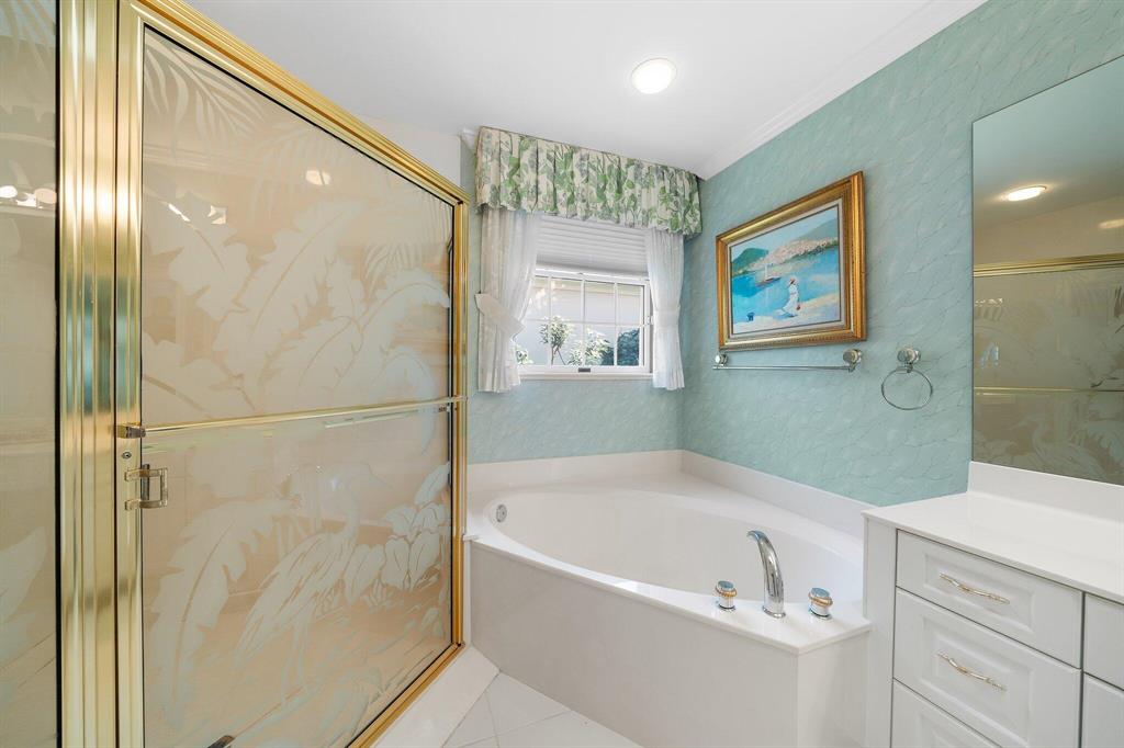 SOUTHERN CAY AT JONATHANS - Residential