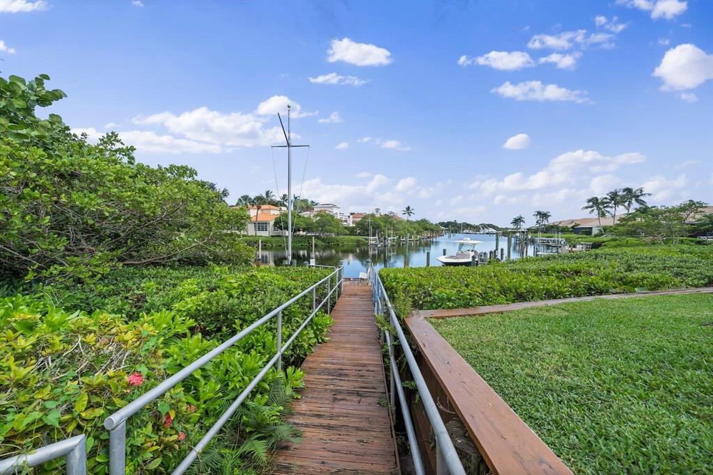 SOUTHERN CAY AT JONATHANS - Residential