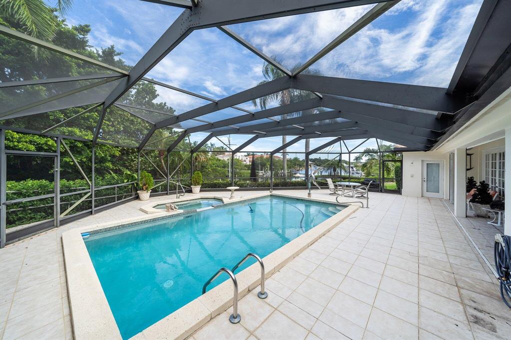 SOUTHERN CAY AT JONATHANS - Residential