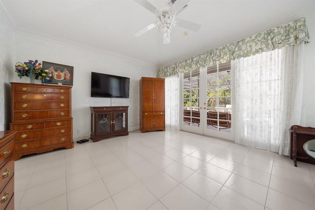 SOUTHERN CAY AT JONATHANS - Residential