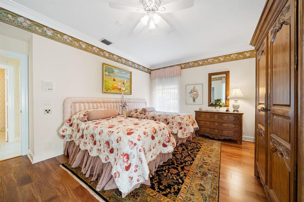 SOUTHERN CAY AT JONATHANS - Residential