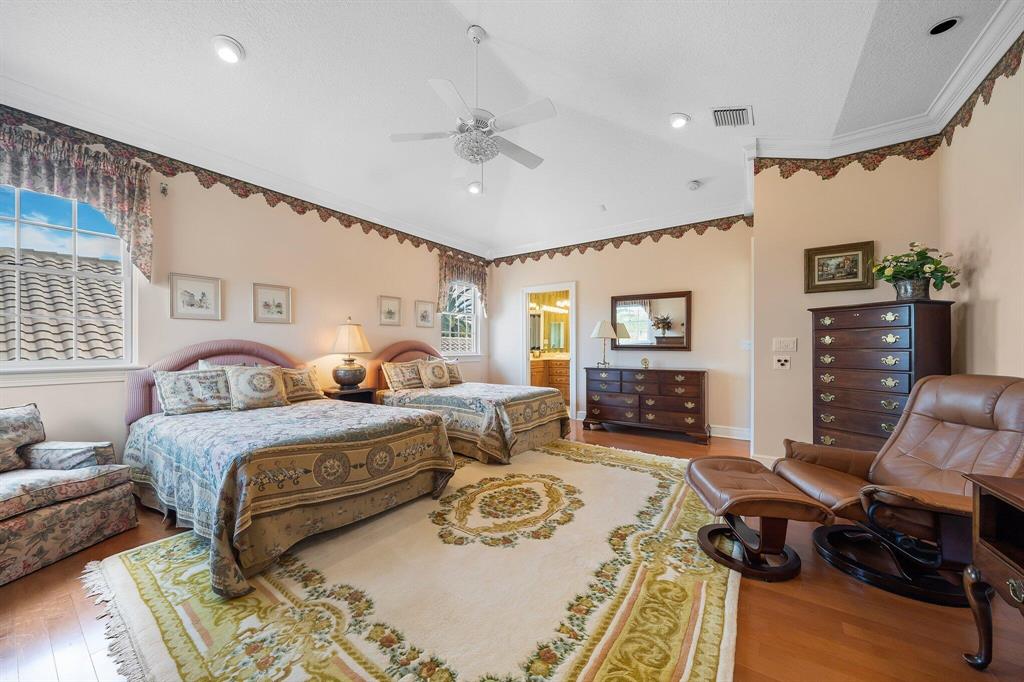 SOUTHERN CAY AT JONATHANS - Residential