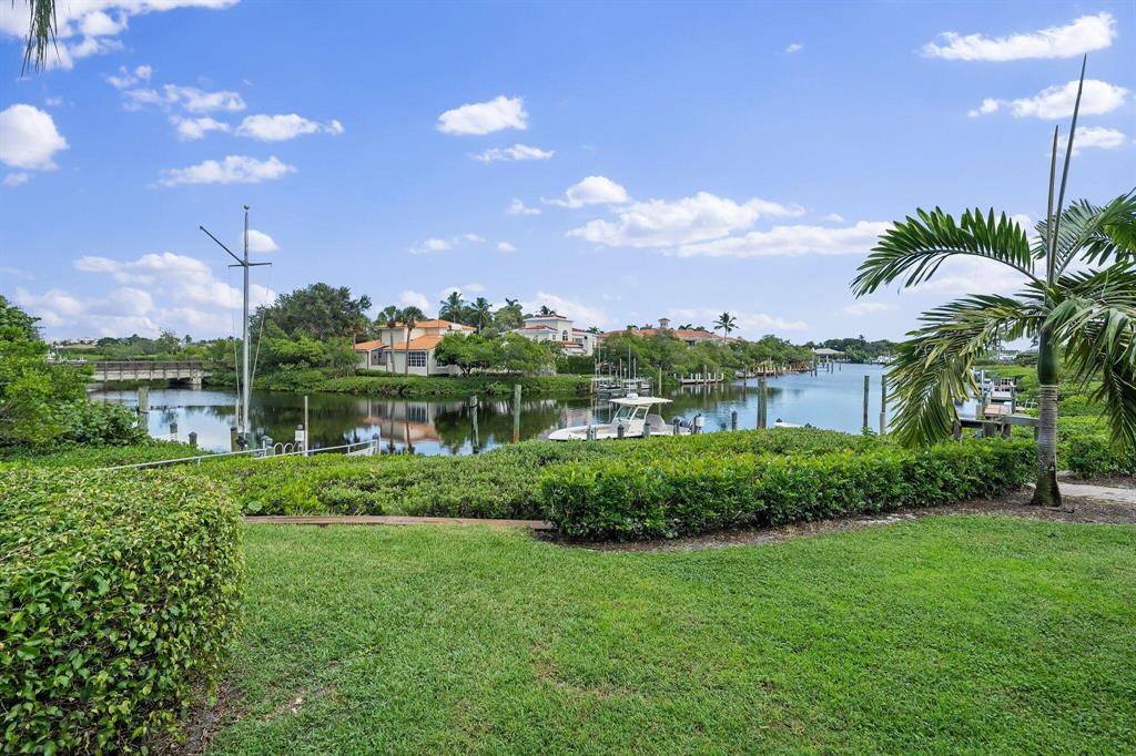 SOUTHERN CAY AT JONATHANS - Residential