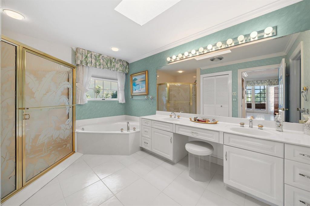 SOUTHERN CAY AT JONATHANS - Residential