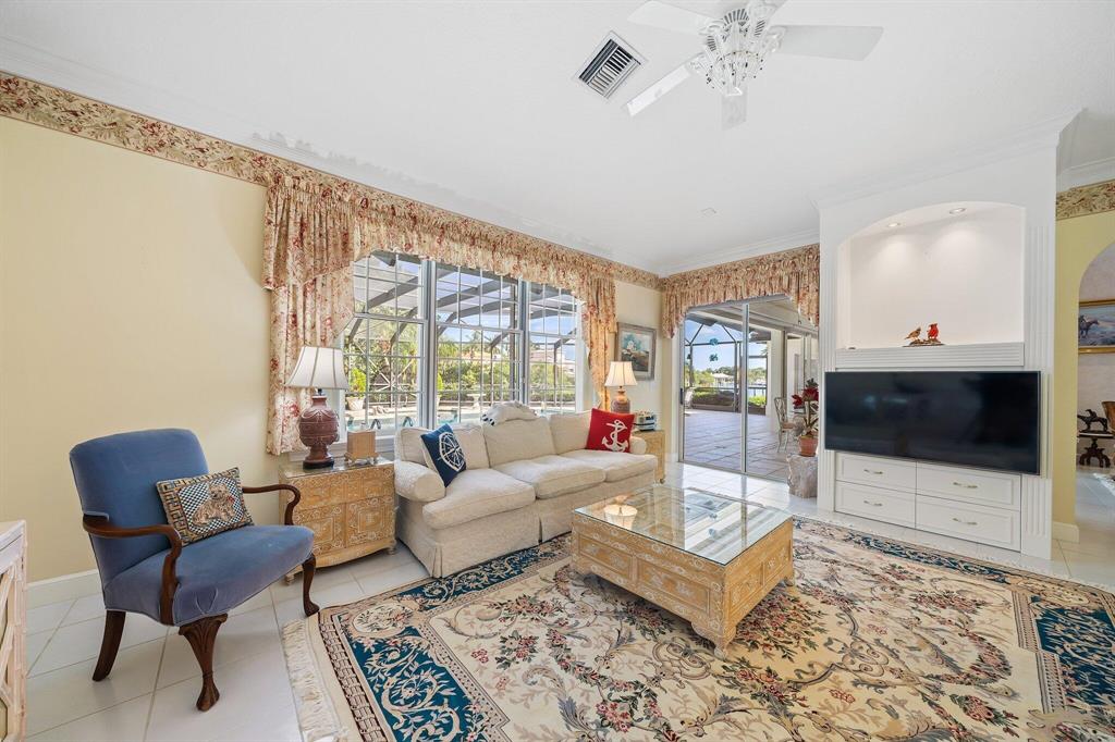 SOUTHERN CAY AT JONATHANS - Residential