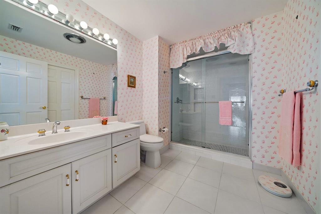 SOUTHERN CAY AT JONATHANS - Residential