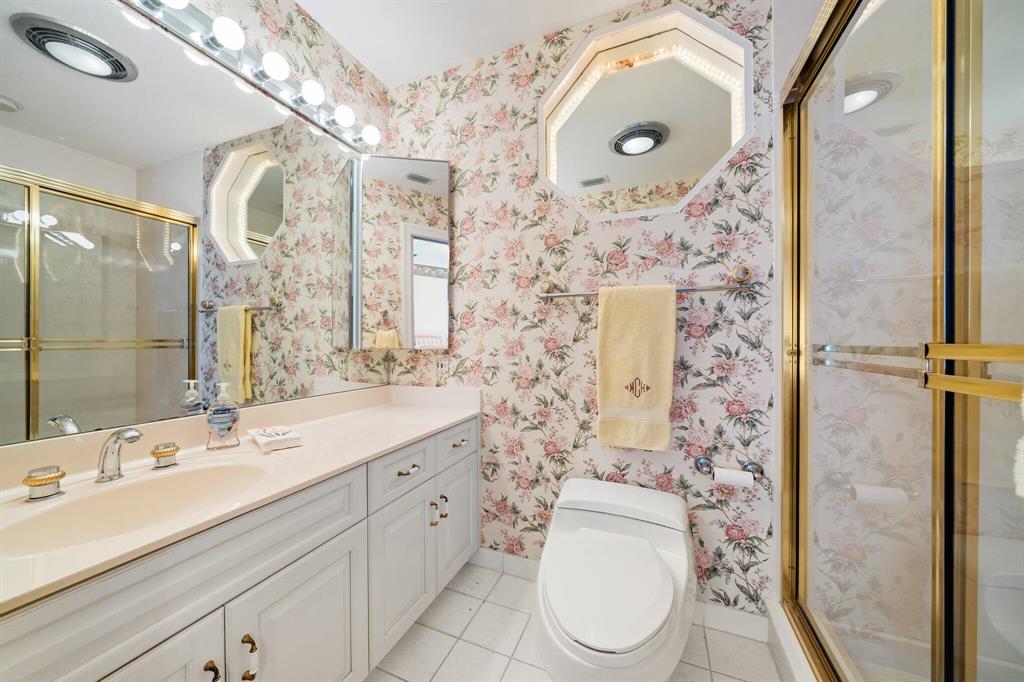 SOUTHERN CAY AT JONATHANS - Residential