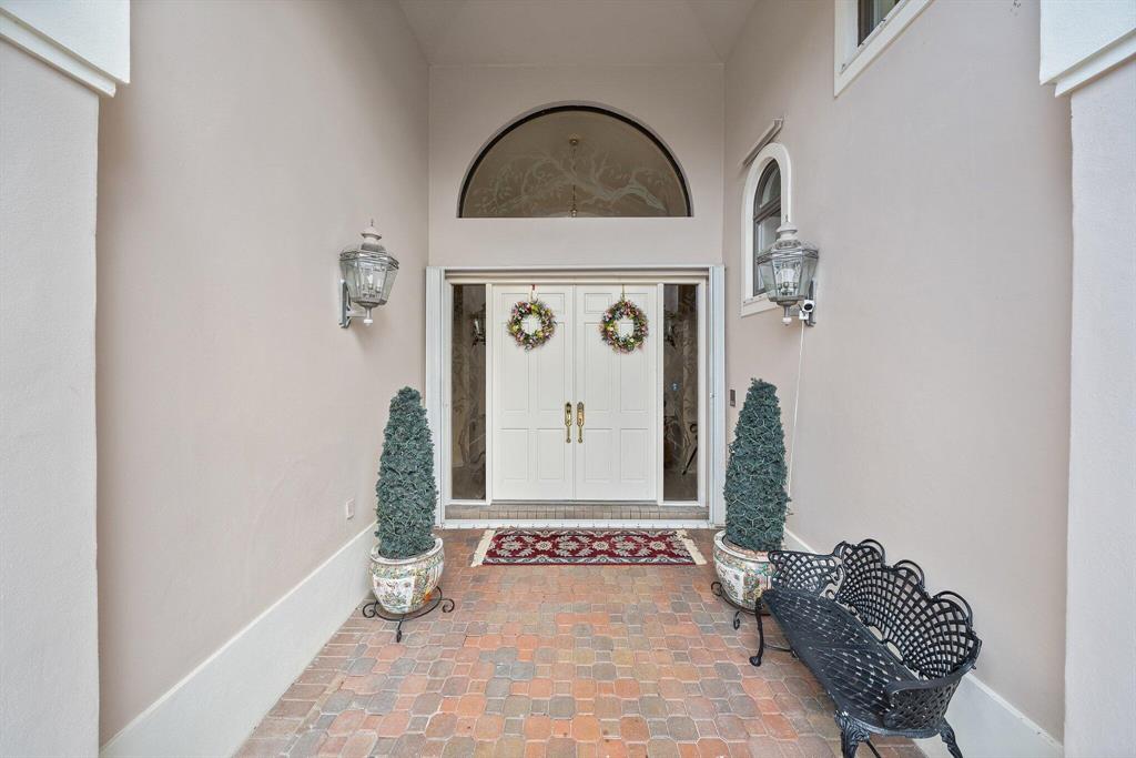 SOUTHERN CAY AT JONATHANS - Residential