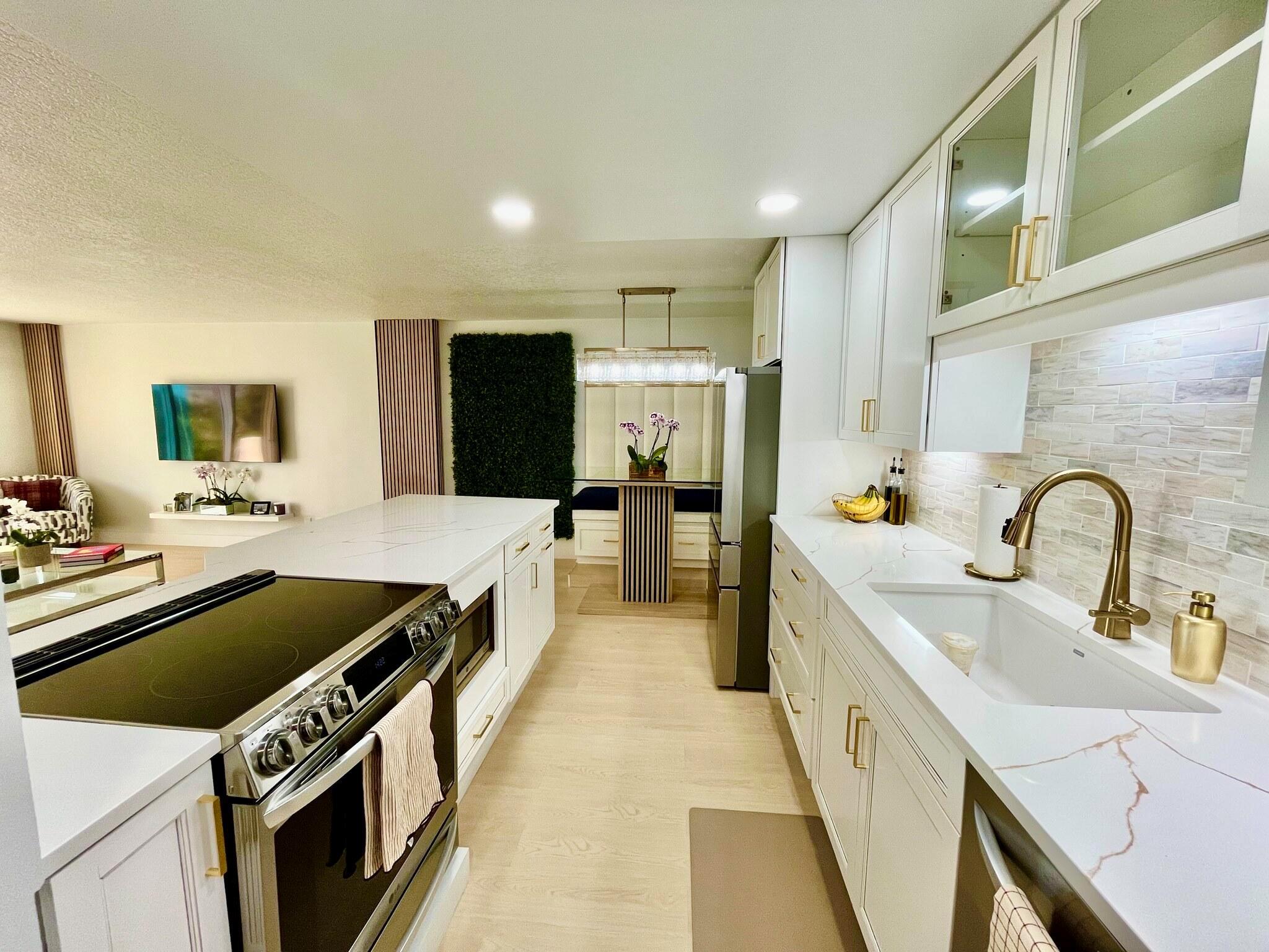 2121 N Ocean Boulevard 305w